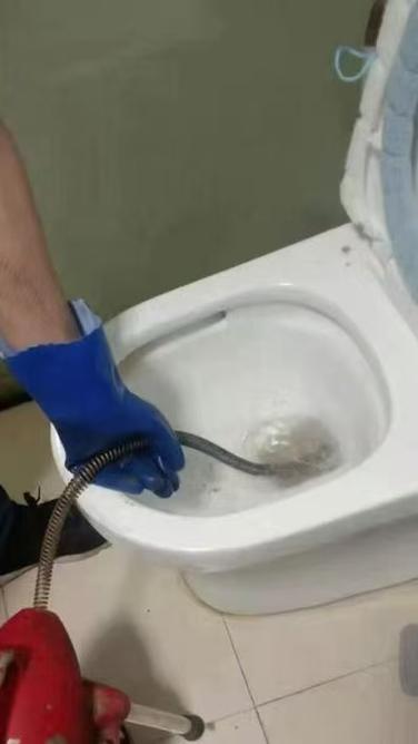 马桶疏通游戏截图