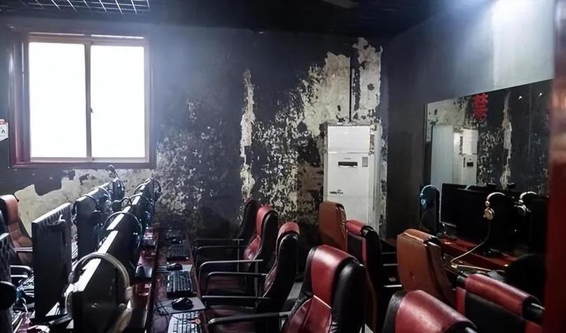 现在还有黑网吧吗游戏截图