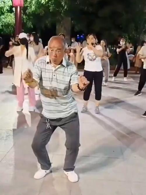 搞笑舞蹈视频大全 爆笑游戏截图