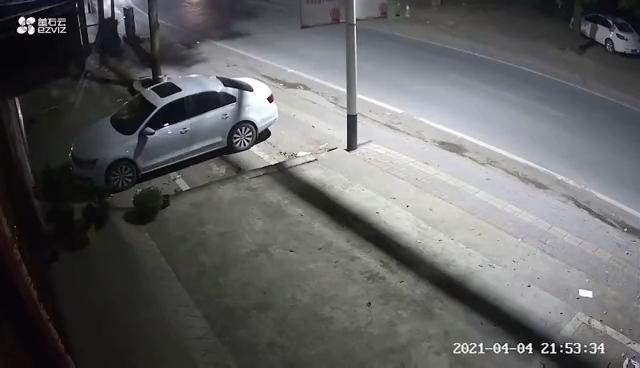 监控每到晚上半夜就断开缩略图