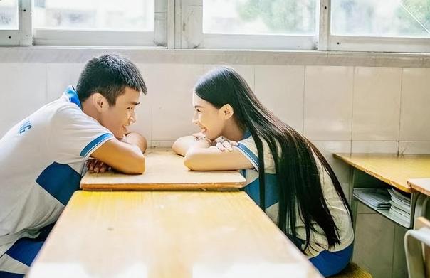 大学生和高中生谈恋爱游戏截图