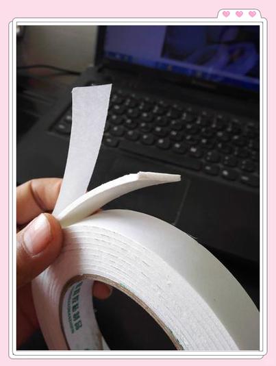 门窗上的胶带残留的胶怎么去除缩略图