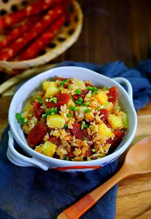 土豆腊肠焖饭缩略图
