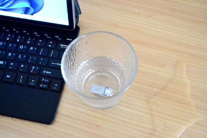 洗衣服不小心把u盘洗了缩略图