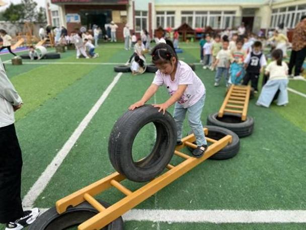 幼儿体能课的简短美句缩略图