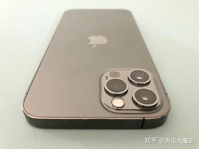 苹果12后面4个孔是什么缩略图