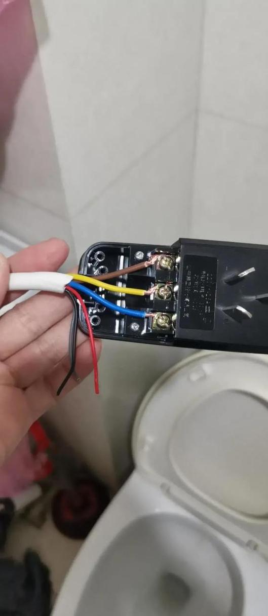 热水器插头拆卸视频缩略图