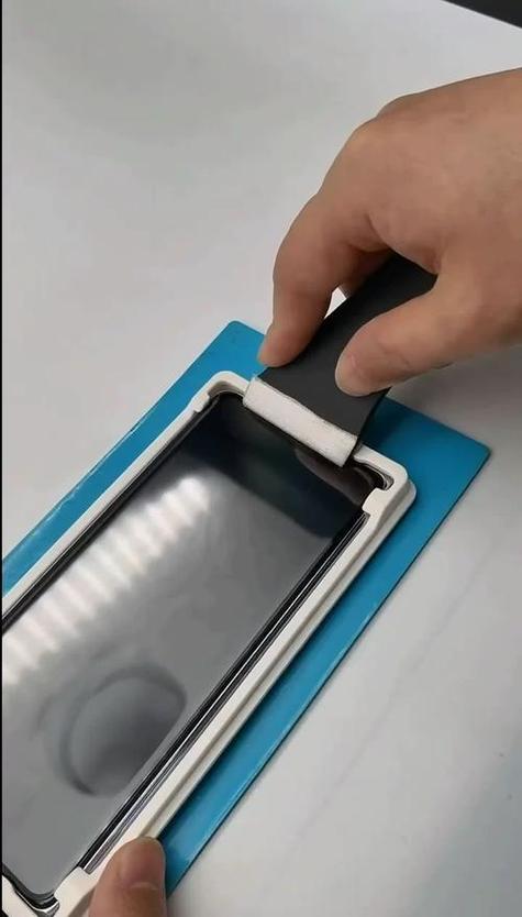 如何正确撕掉钢化膜缩略图