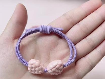 一根绳子怎么做成头绳缩略图