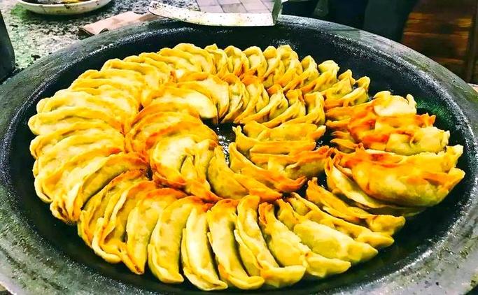 锅贴的历史背景游戏截图