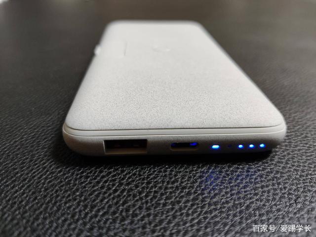 充电宝上的按钮是干嘛的缩略图