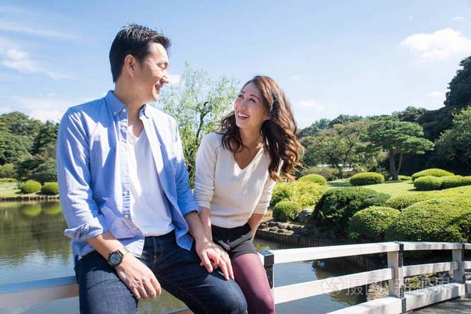 约会男生会来接女生吗游戏截图