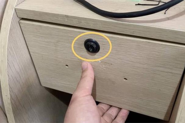 柜子抽屉锁钥匙丢了怎么打开缩略图