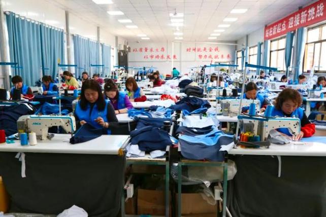 开工厂赚钱吗游戏截图