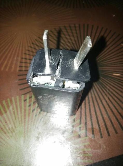 插头滋滋滋的响缩略图