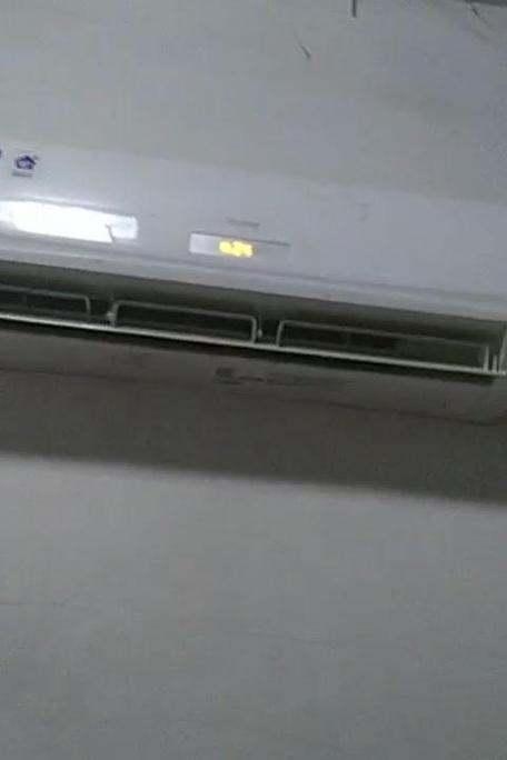 空调突然砰的一声游戏截图