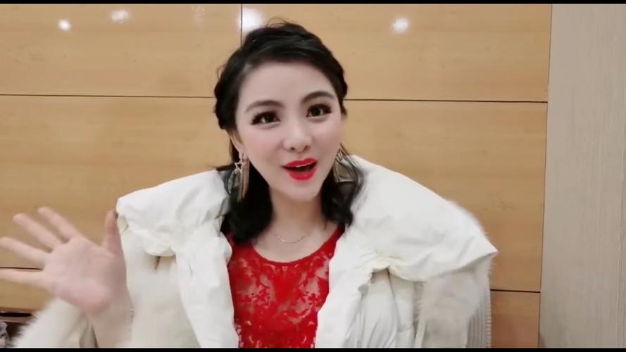 主持人彩虹姐姐缩略图