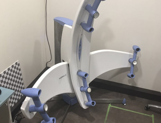 隆胸手术模拟器(乳房手术模拟器)图标