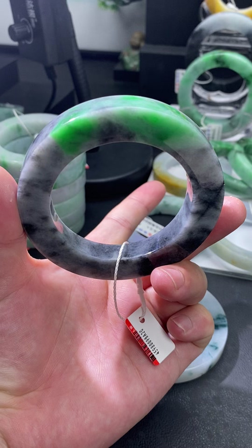乌鸡翡翠最贵三个颜色游戏截图