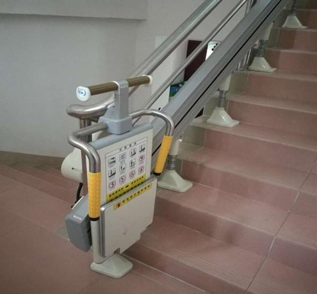 电梯楼道电梯游戏截图