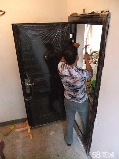 木门维修上门服务缩略图