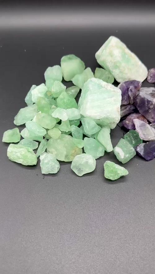 萤石绿色的好还是紫色的好缩略图