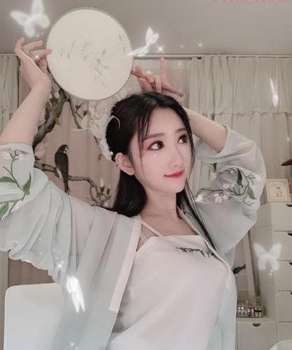 魅心主播回归缩略图