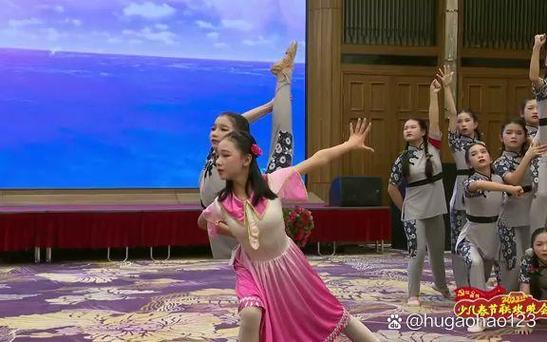 映山红舞蹈视频少儿群舞缩略图