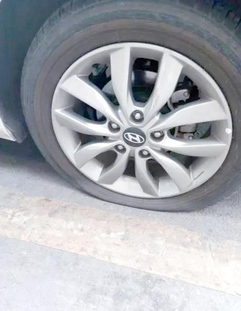 车胎瘪了但是胎压正常缩略图