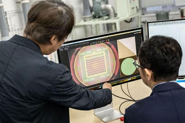 美国彭博社缩略图