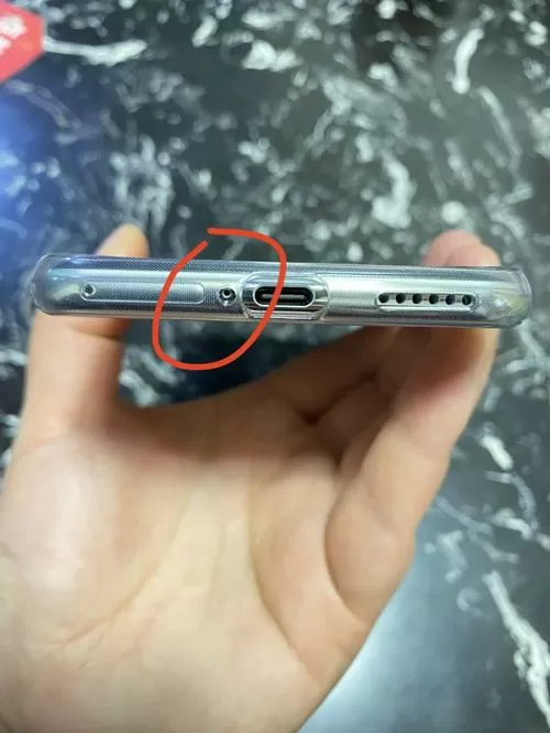 小米11上面的孔是干嘛的缩略图
